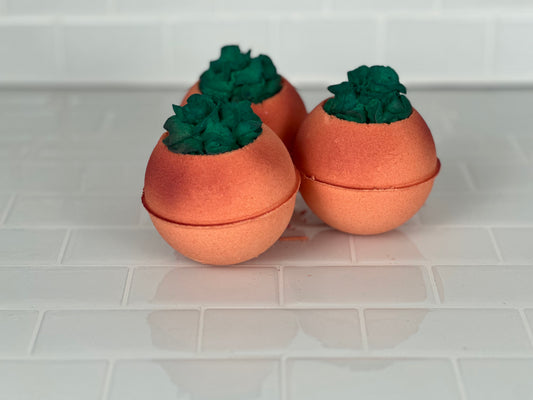 Peach buzz bath bomb